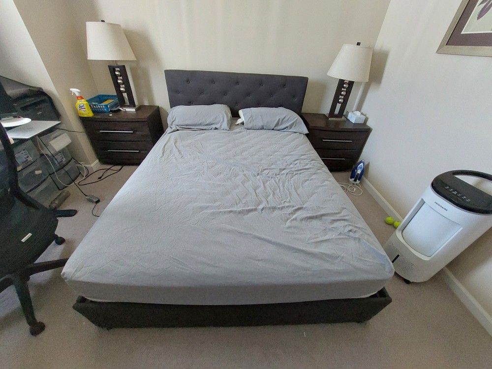 Queen Bed Frame with 4 Storage Drawers and Headboard (Mattress included)