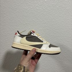 Jordan Retro 1 Low Travis Scott