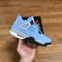 Nike Air Jordan Retro 4 University Blue Size 5.5Y