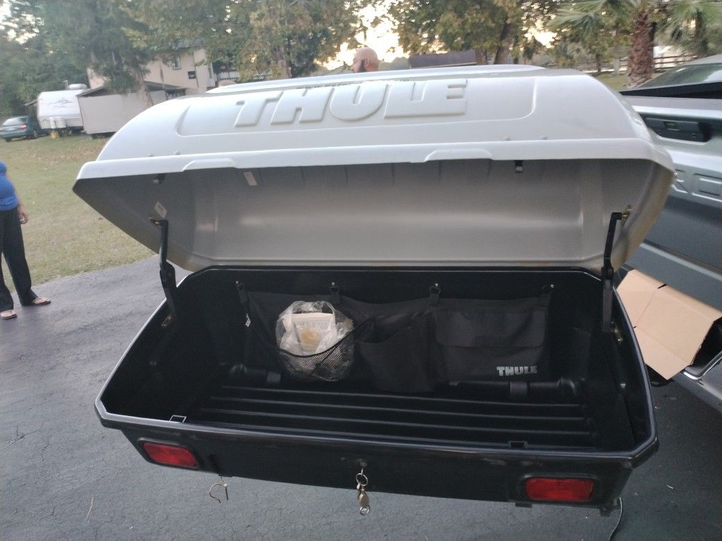 Thule 684 Terrapin Hitch Mount Cargo Box for Sale in Summerfield, FL