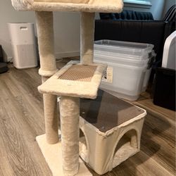 LIKE NEW CAT TREE $15