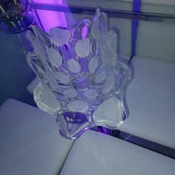 BEAUTIFUL CRYSTAL CENTERPIECE