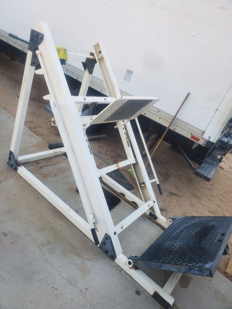 Commercial Leg Press & Dip Station for Olympic Weights Heavy-Duty Read Description Below ..