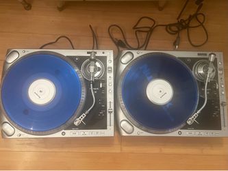 Numark X2 turn tables hybrid direct drive w/blue vinyl record