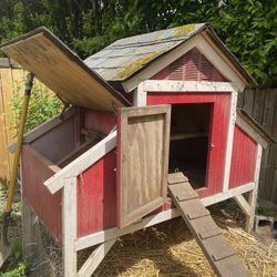 Hen House.       Chicken Coop.   