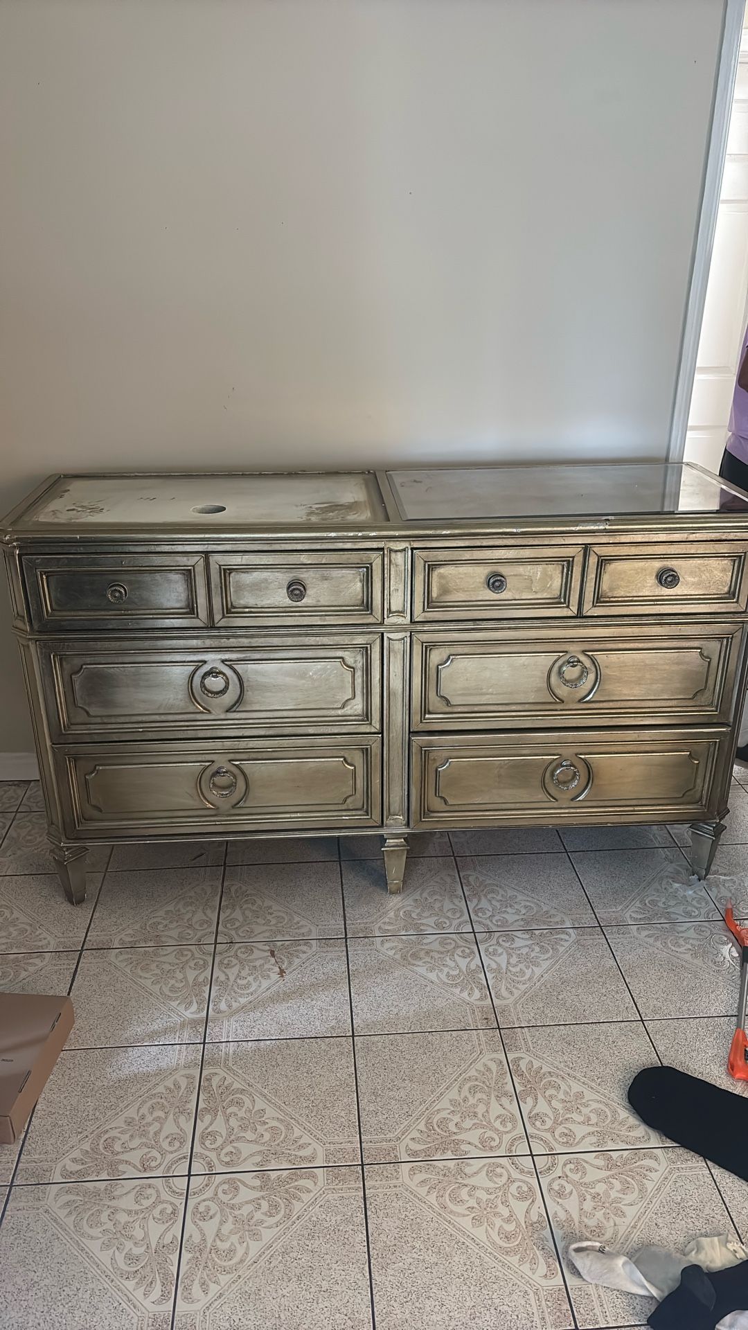 Dresser