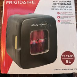 Mini Fridge 