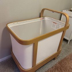 .Cradlewise Smart Crib.