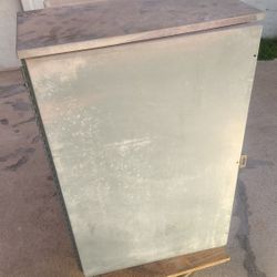 Heavy Duty Galvanized Steel Storage Cabinet!