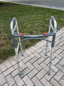 Standard foldable Walker-New