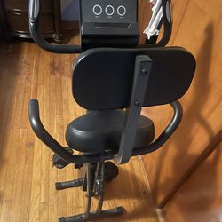 EXERCISE BIKE ADJUSTS TO DIFFERENT POSITION