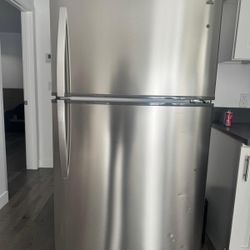KENMORE Top Freezer Refrigerator 
