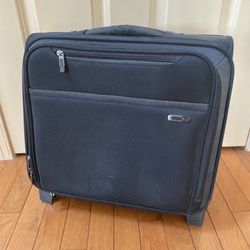 SOLO Rolling Case