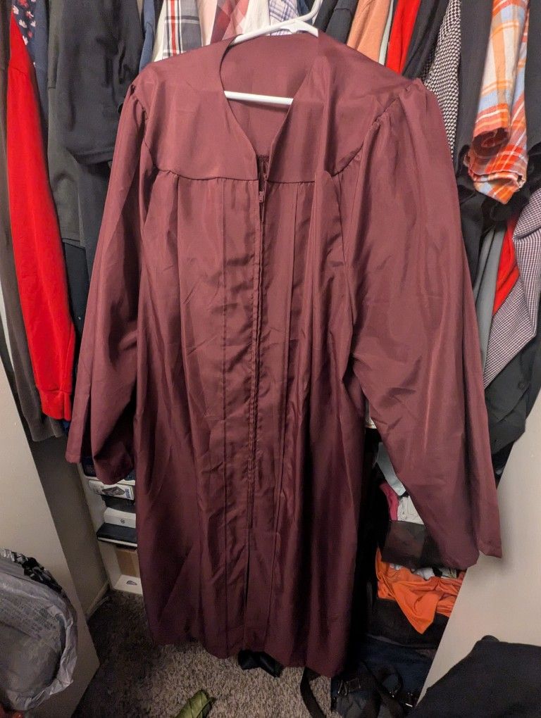 asu undergraduate bachelor's degree graduation gown 5'11'' maroon Arizona state university
