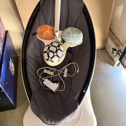 4moms Mamaroo Swing 