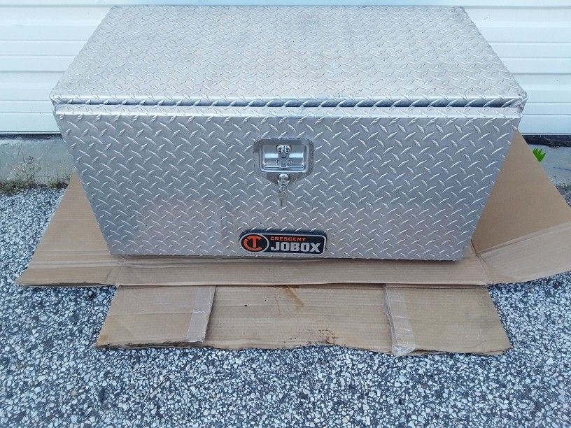 Tool Box Under Bed Aluminum Diamond Plate Crescent Job Box OEM 36" X 20" X 18" Like New.