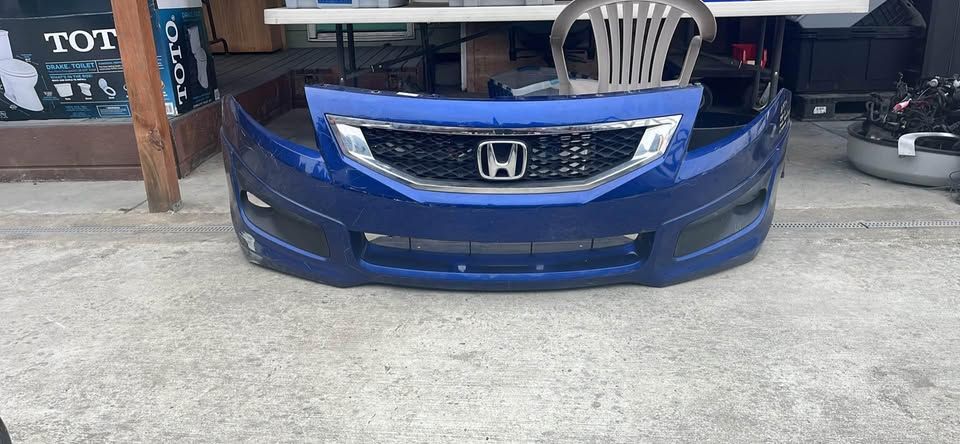 USED REF#B906 2008 - 2010 HONDA ACCORD FRONT BUMPER ASSEMBLY