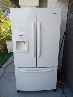 Refrigerator french door in good condition