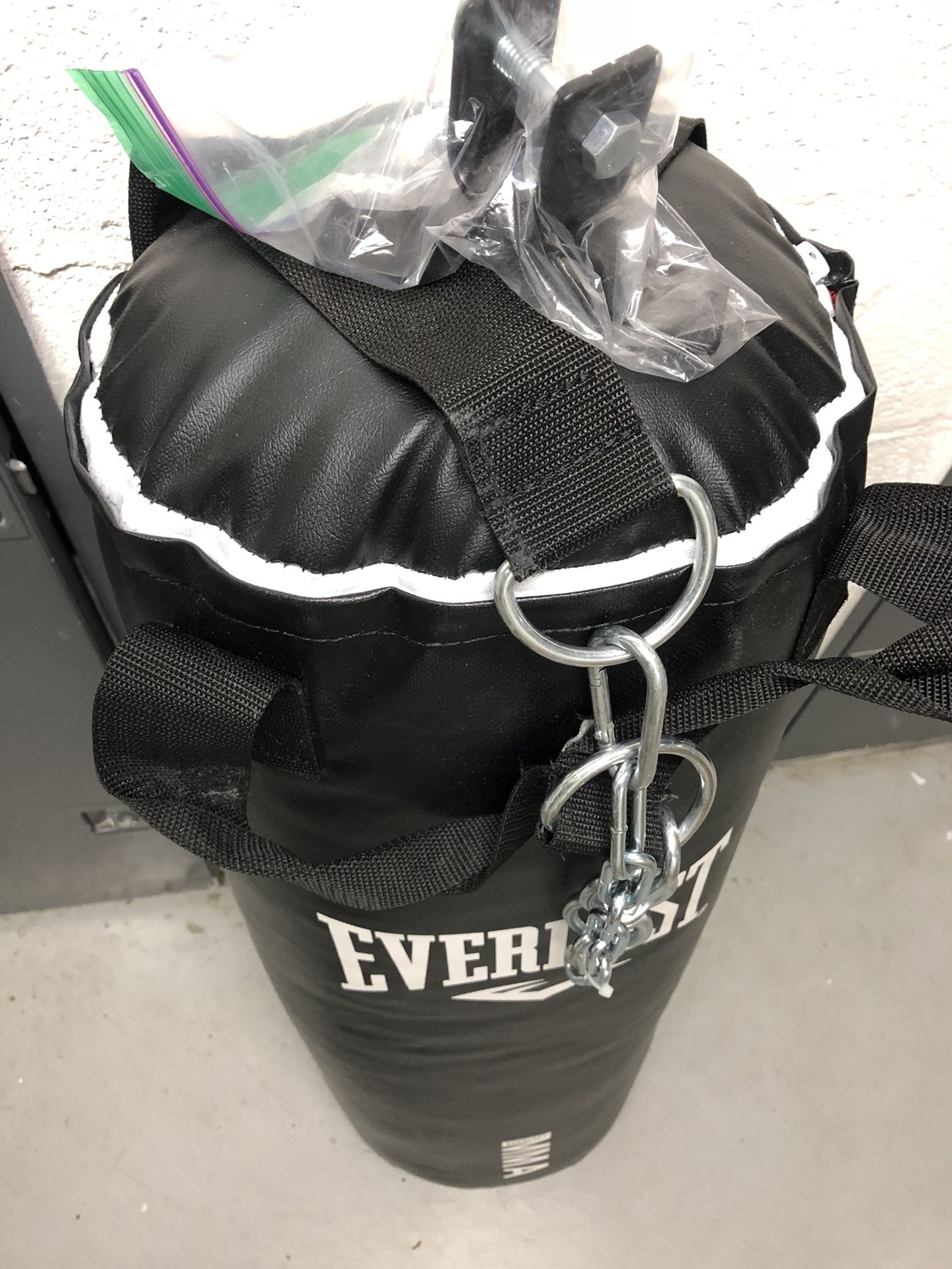 EVERLAST 70-Pound MMA Heavy Bag