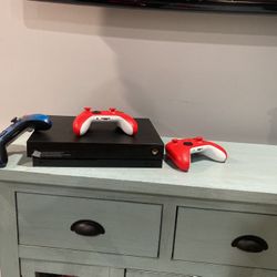 Xbox One X and Controllers 