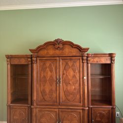 Entertainment Center W/glass Shelving & Storage 