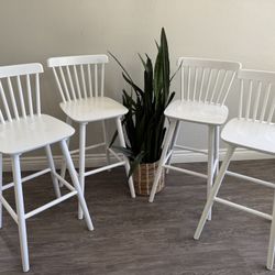 LUE BONA Upgraded Windsor Wooden White Bar Stools Set of 4, 30 Inch Bar Height Barstools with Spindle Back/Bigger Seat for Kitchen Island