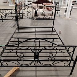 Full Size Bed 