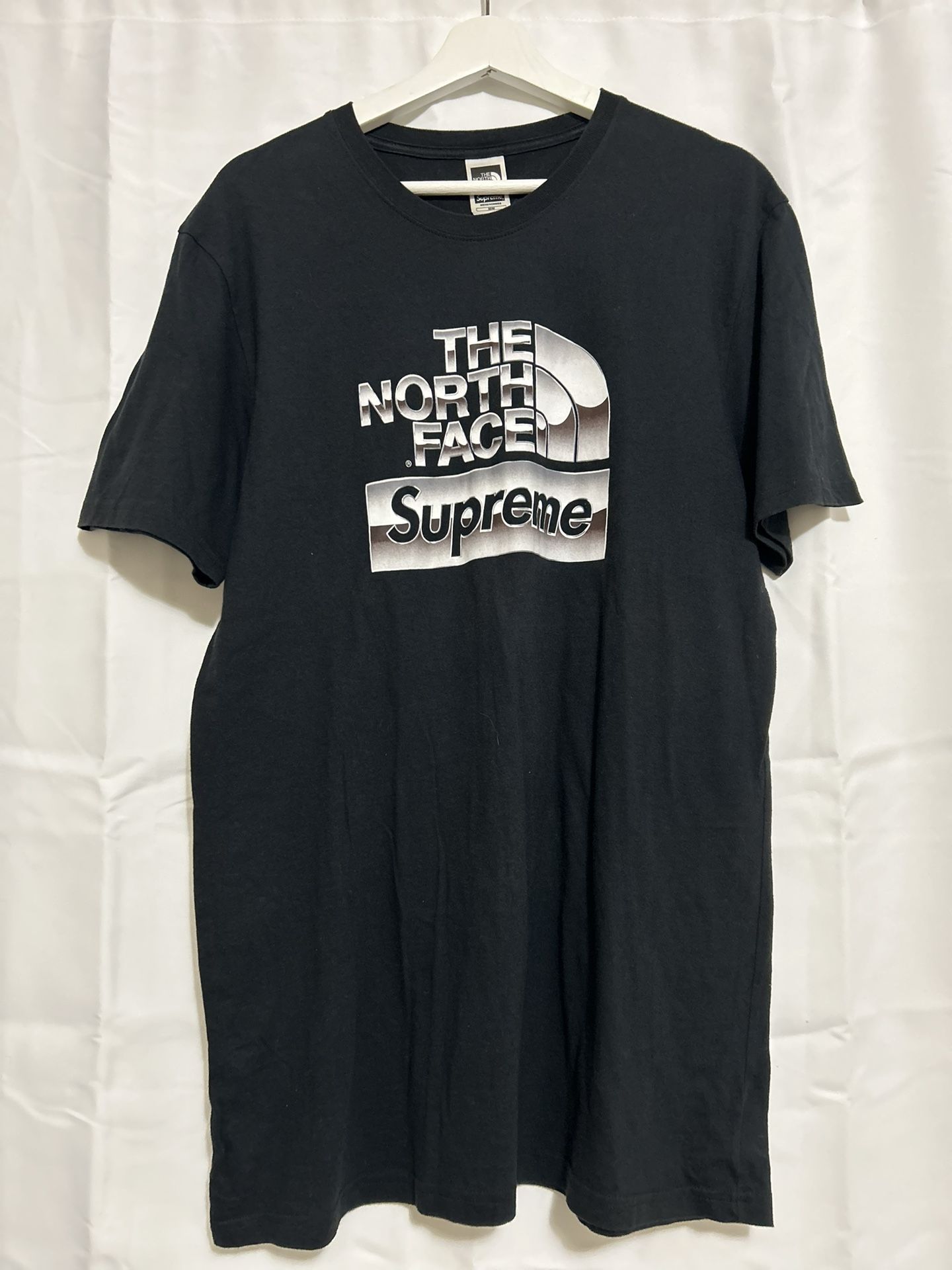 Supreme Chrome logo tee Black for Sale in Chicago, IL - OfferUp