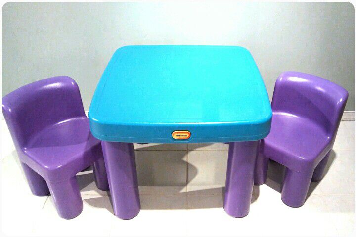 Little Tikes table and 2 chairs