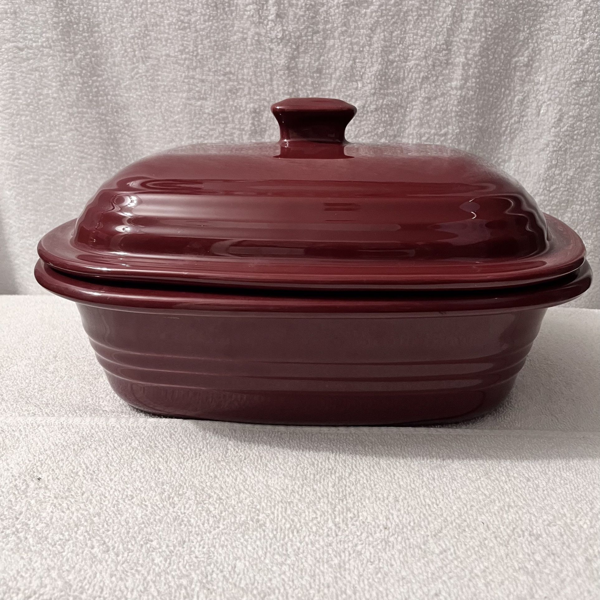 The Pampered Chef Stoneware 3.1 Qt/ 3L Cranberry Deep Covered Baker’s Dish / Dutch Oven 