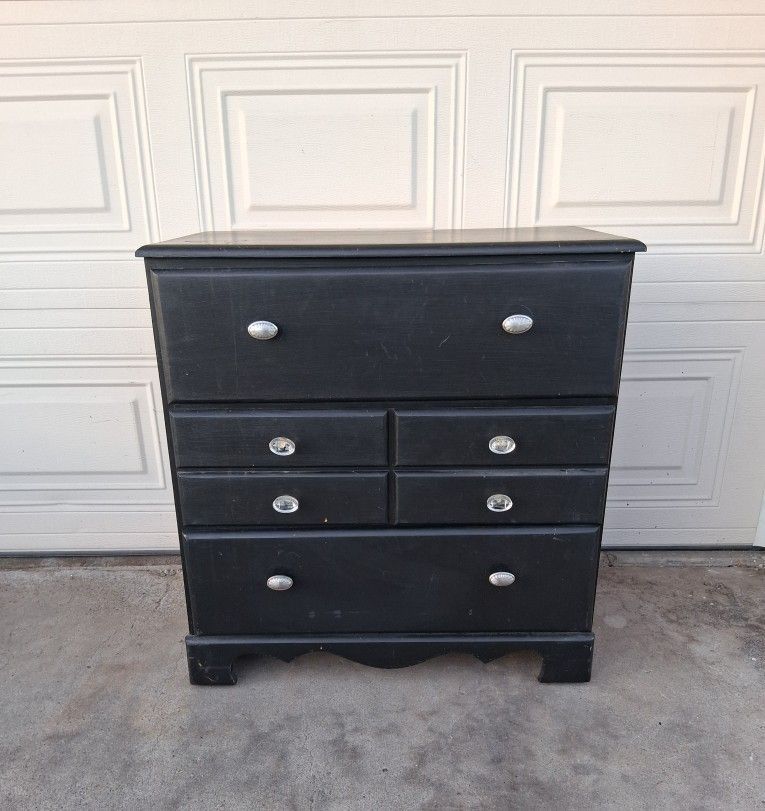 Wood  3 Drawer Dresser 