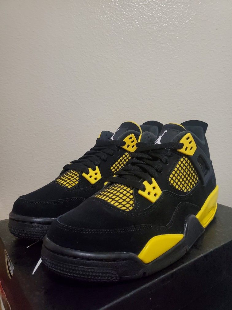 Air Jordan 4 "Thunder" Size 13
