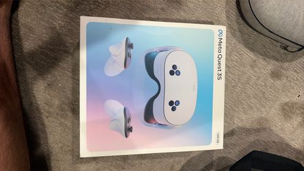 Meta quest 3s 128GB with carrying case!