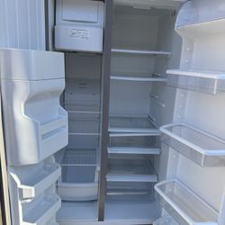 Whirlpool Side By Side Unit Refrigerator