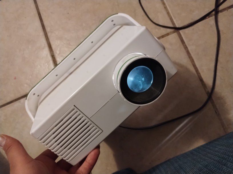 Projector Entertainment 