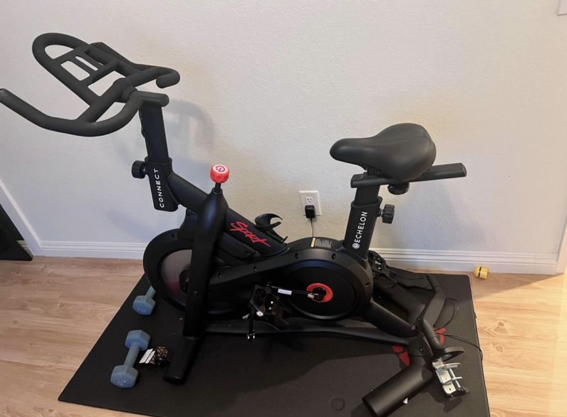 Like New Echelon Connect Sport Bike W/Mat
