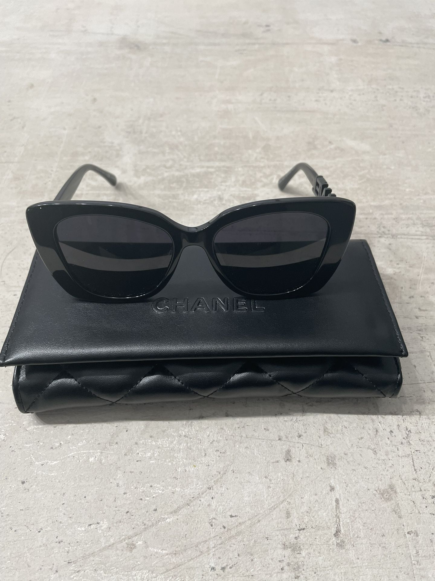 Authentic Chanel Sun Glasses 5422-B