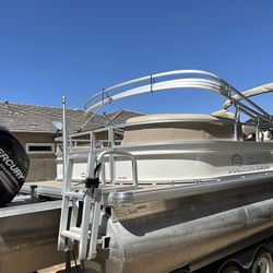 2017 Tracker Party Barge 22 Ft DLX EP 3. W/150 Hp Marc