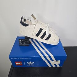 Adidas Superstar Lego Set