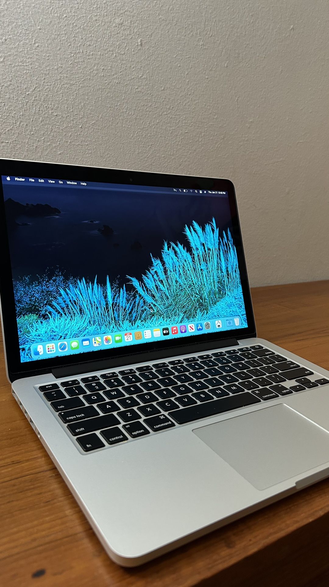 Apple MacBook Pro 13” Retina I5/8GB/256GB SSD $220
