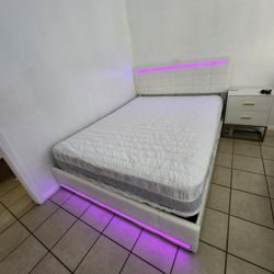 White Queen Bed Led ,cama Queen Blanca Con Led