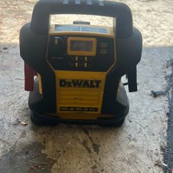 Dewalt Jump Starter 