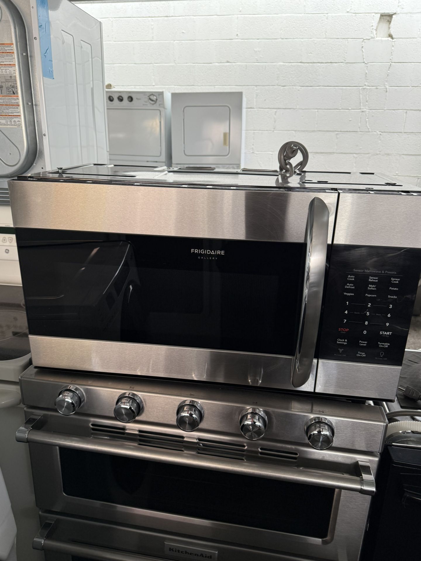Frigidaire Gallery Stainless Steel Microwave 
