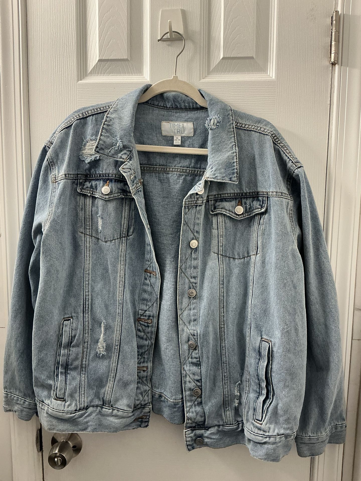 Old Fashion Cute Jean Jacket!