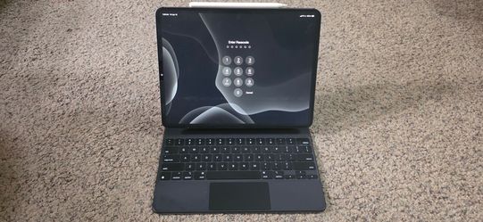 iPad magic keyboard 12.9