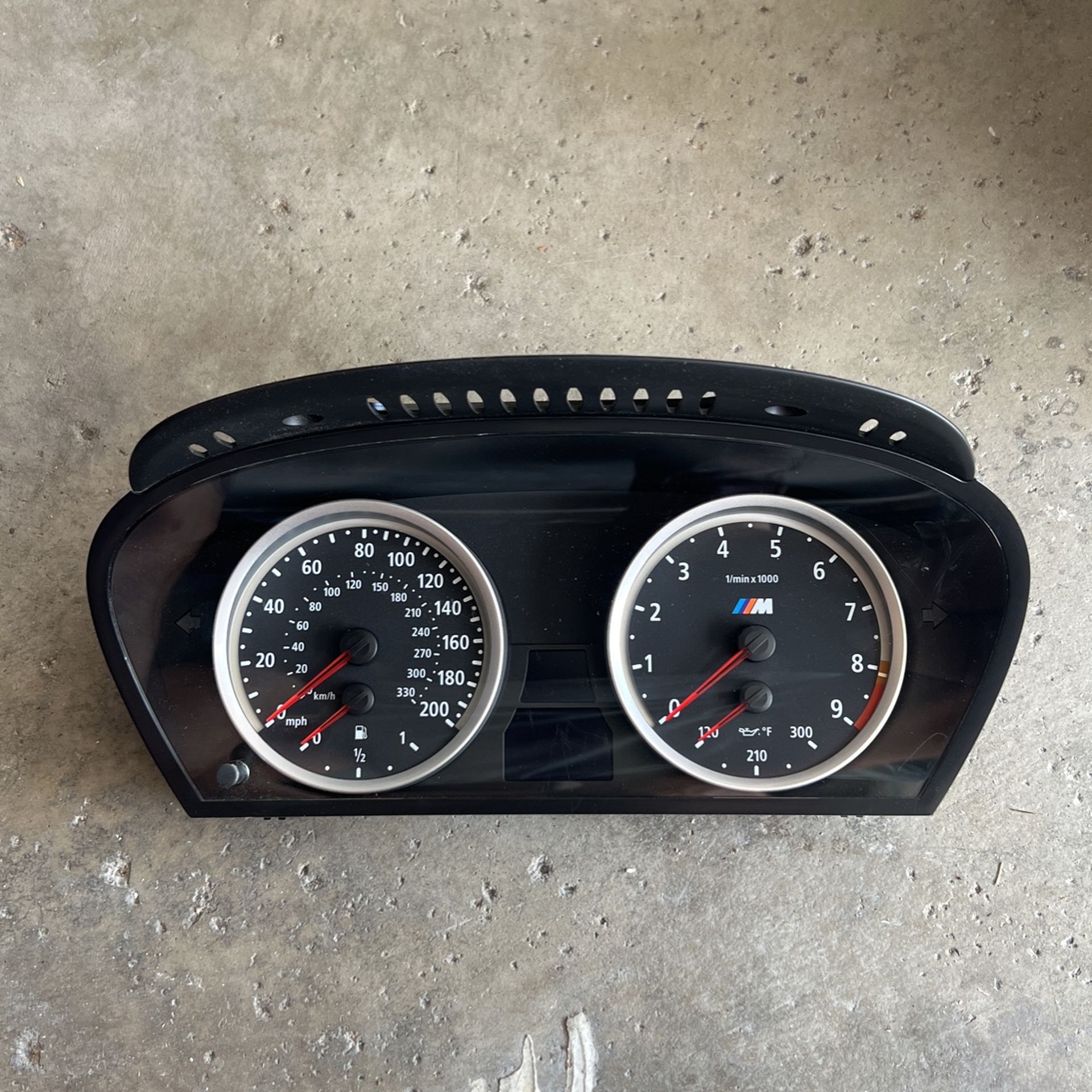BMW E60 M5 Cluster