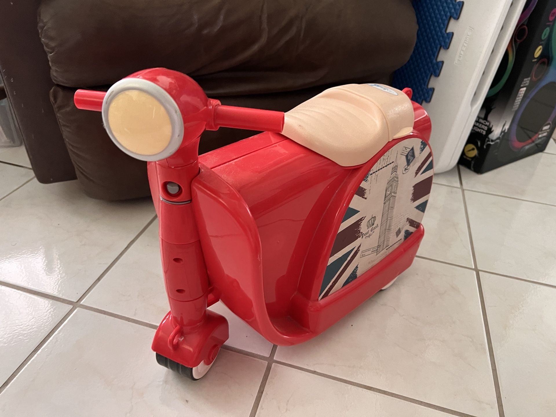 Little Scooter And Luggage