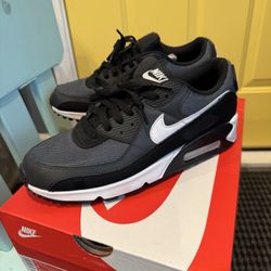 NEW!!! Nike Air Max 90 Sneackers 