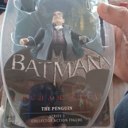 BATMAN THE PINGUIN ACTION FIGURE FOR COLLECTORS