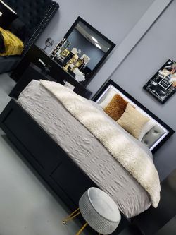 ✨️4pc Queen, King Bedrooms ✨️ Furniture Sectionals, Dining Avail